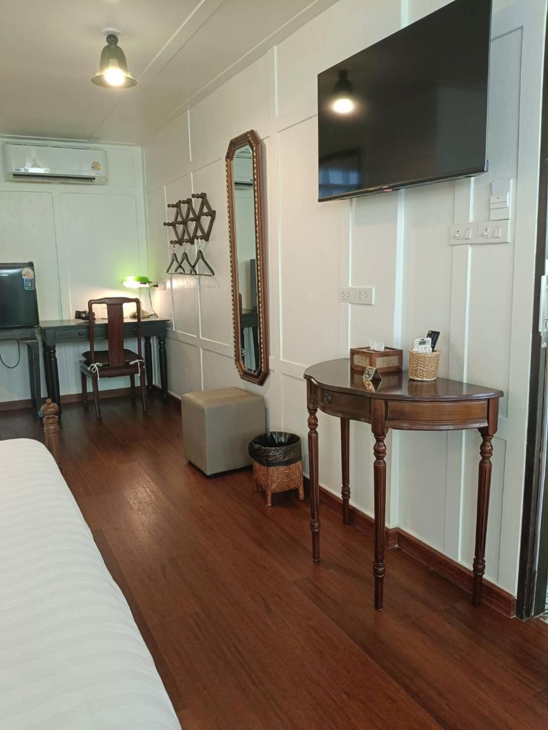Baan Debtida Hotel Bangkok Ngoại thất bức ảnh